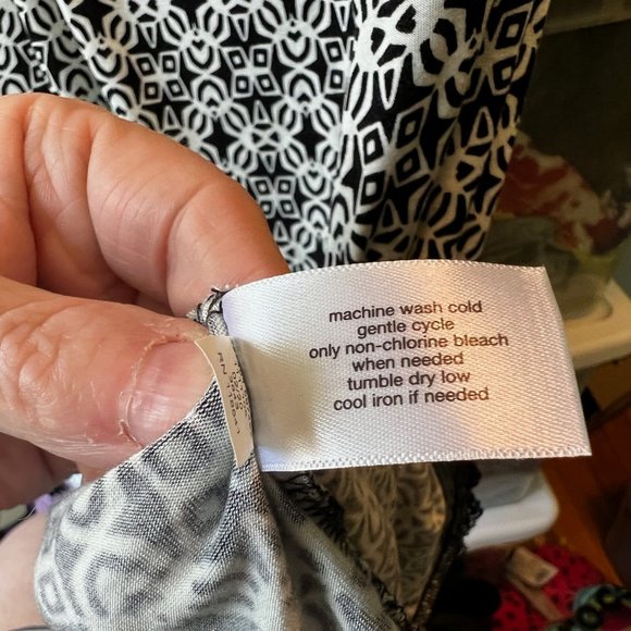 Lane Bryant 26/28 Tank Top Black and White with Lace Trim - Picture 7 of 7